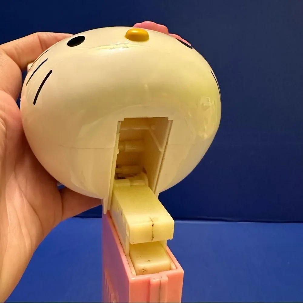 Hello Kitty Collectible Candy Pez Dispenser